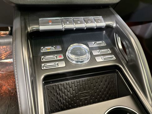 New 2025 Lincoln Nautilus Reserve image 21