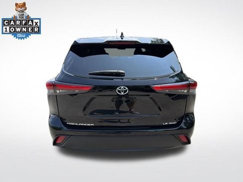 Used 2023 Toyota Highlander LE AWD/4WD image 6