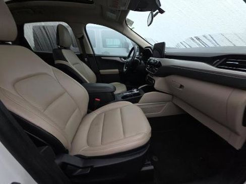 Used 2020 Ford Escape SEL image 11