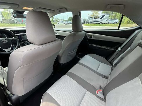 Used 2018 Toyota Corolla LE FWD image 13