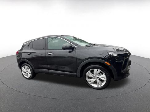 Used 2025 Buick Encore GX Preferred AWD/4WD image 2
