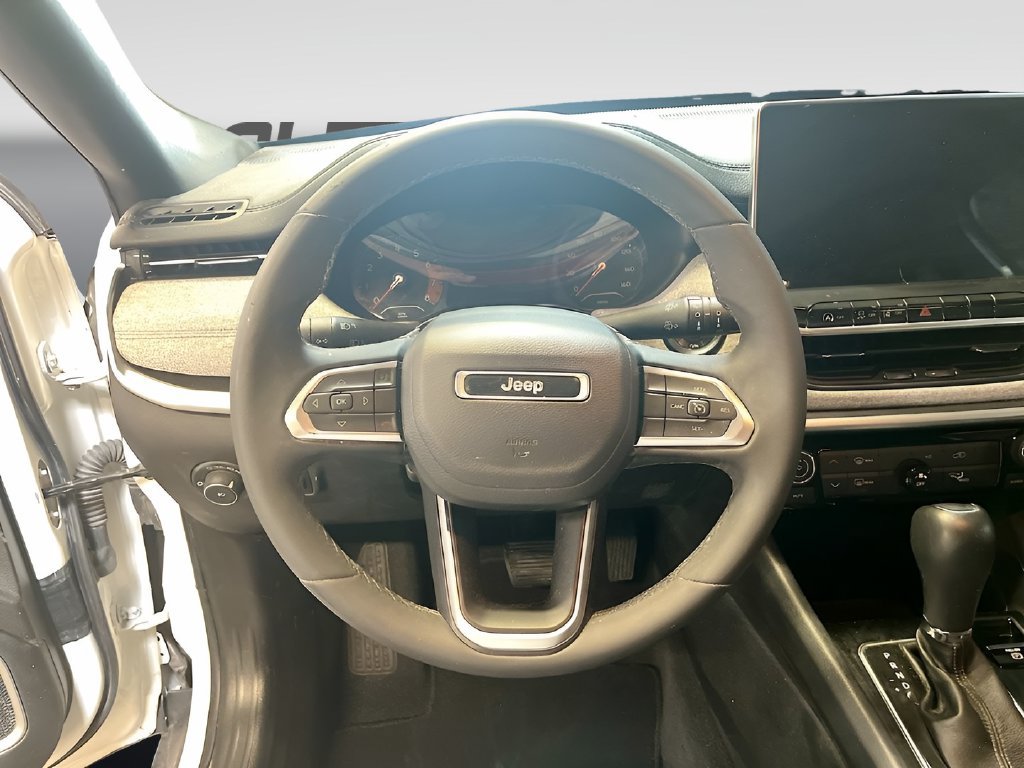 Used 2024 Jeep Compass Latitude w/ Altitude Special Edition AWD/4WD image 11