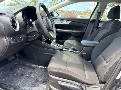 Used 2024 Kia Forte LX FWD image 18