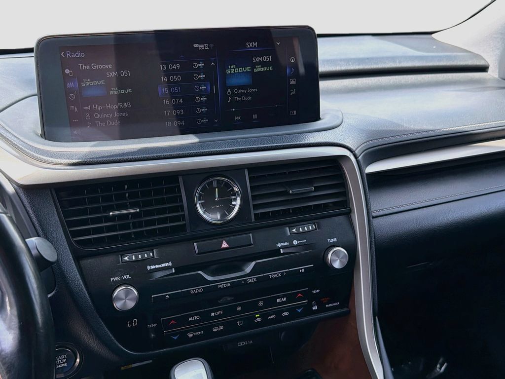 Used 2022 Lexus RX 350L Premium w/ Premium Package AWD/4WD image 12