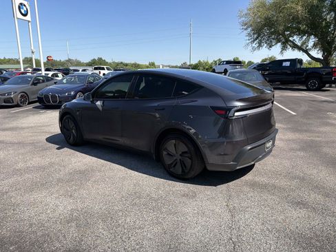 Used 2026 Tesla Model Y AWD image 6