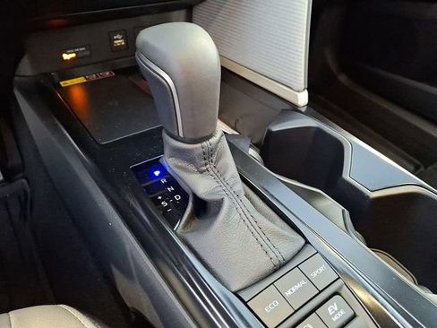 New 2026 Toyota Camry SE FWD image 9