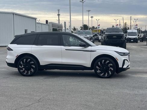 New 2026 Lincoln Nautilus Reserve AWD/4WD image 6