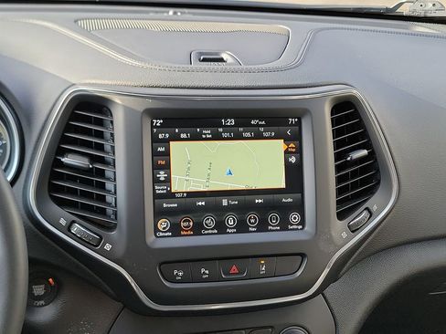 Used 2023 Jeep Cherokee Altitude Lux image 16