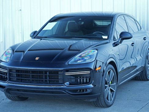 Used 2021 Porsche Cayenne Turbo S image 51