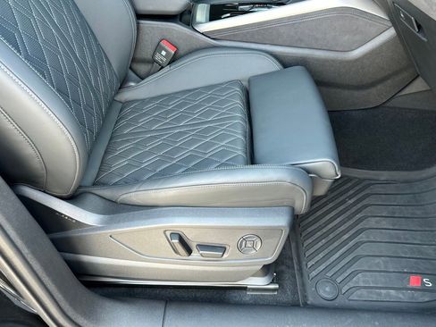 Used 2025 Audi SQ5 Premium Plus w/ Premium Plus Package image 48