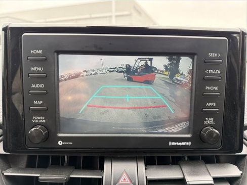 Used 2021 Toyota RAV4 XLE AWD/4WD image 13
