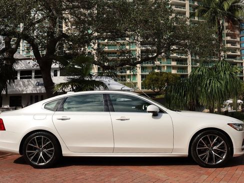 Used 2019 Volvo S90 T5 Momentum image 4