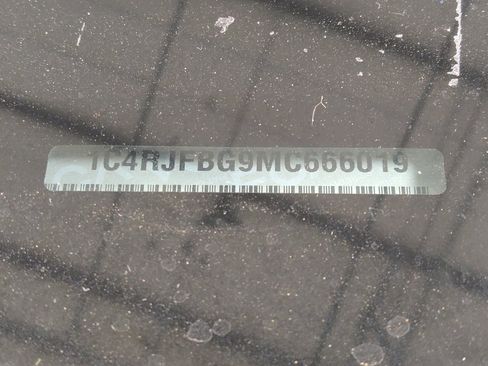 Used 2021 Jeep Grand Cherokee Limited w/ Luxury Group II image 33