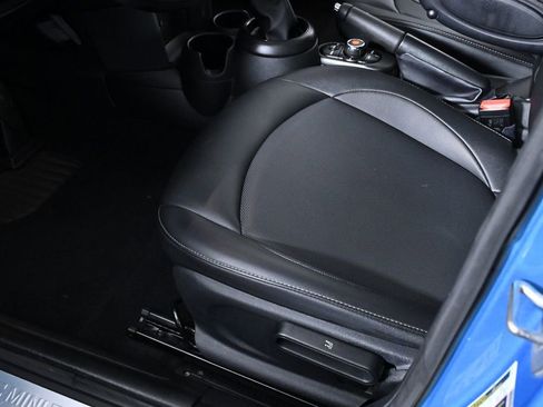 Used 2019 MINI Cooper 4-Door Hardtop w/ Signature Upholstery Package image 23