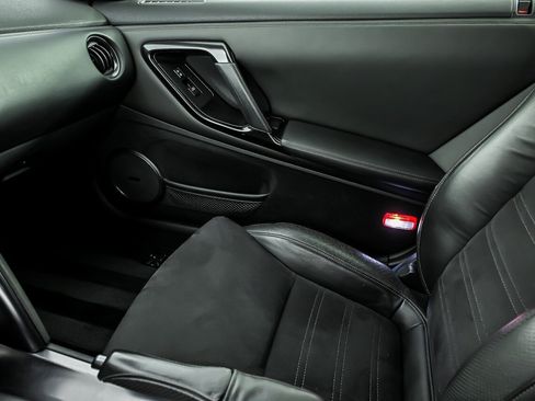 Used 2012 Nissan GT-R Premium AWD/4WD image 30