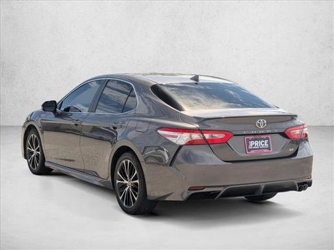 Used 2020 Toyota Camry SE w/ Carpet Mat Package FWD image 8
