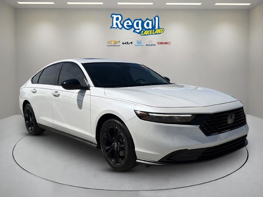 Used 2025 Honda Accord SE image 1