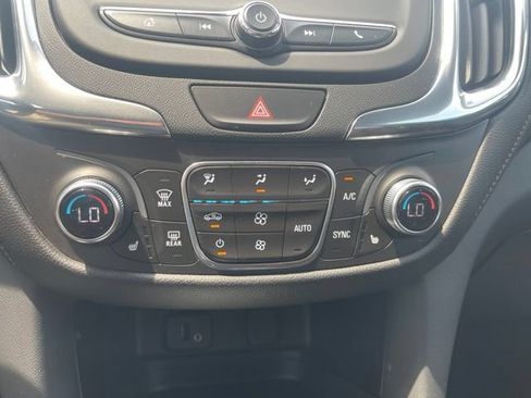 Used 2018 Chevrolet Equinox LT FWD image 25