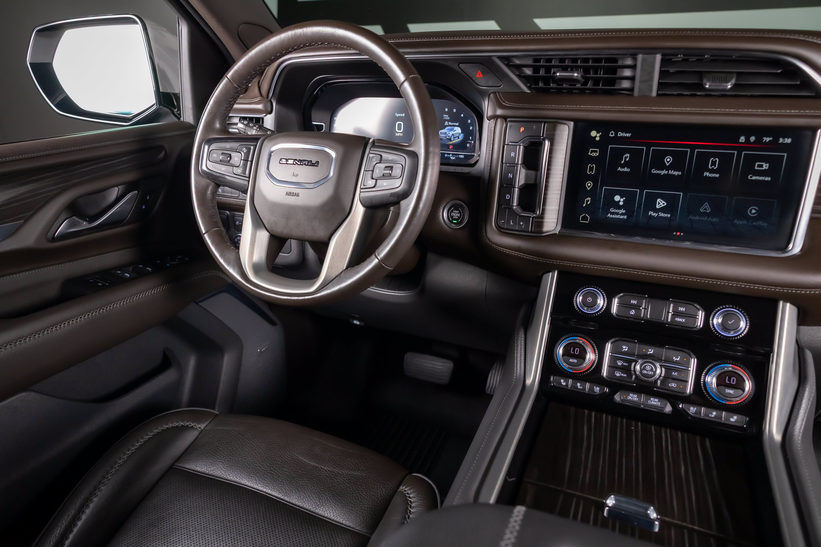 Used 2022 GMC Yukon XL Denali RWD image 7