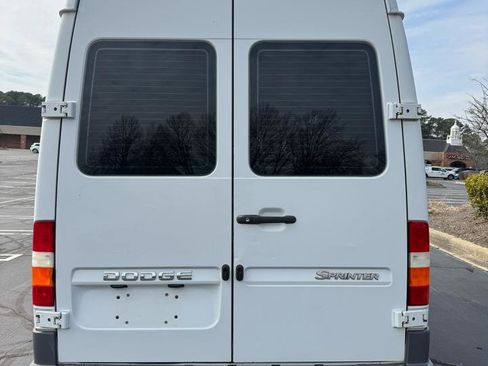 Used 2006 Dodge Sprinter 2500 w/ PWR Convenience Group image 4