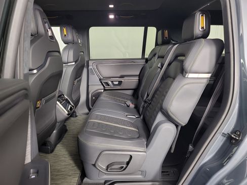 Used 2023 Rivian R1S Adventure image 22