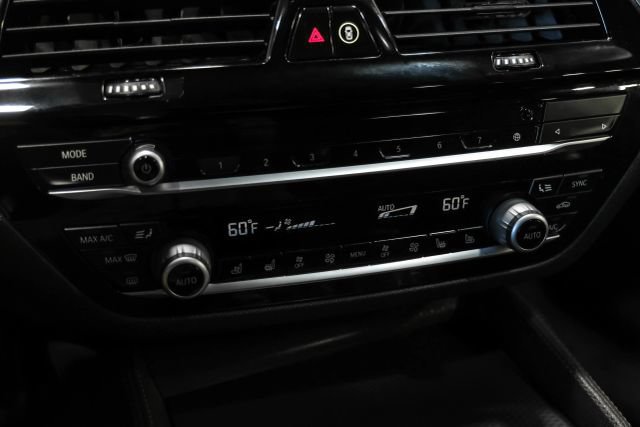 Used 2021 BMW 540i w/ M Sport Package RWD image 29