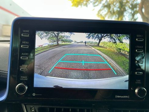 Used 2020 Toyota C-HR XLE image 22