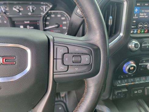 Used 2022 GMC Sierra 2500 AT4 w/ AT4 Preferred Package image 16