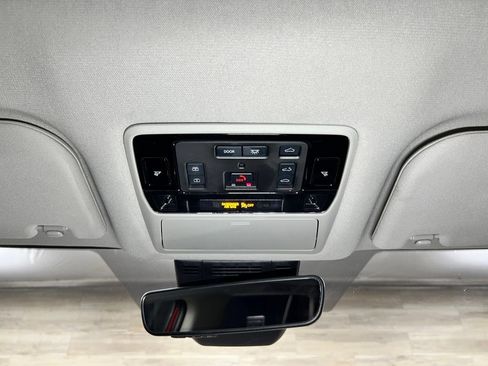 Used 2025 Toyota Grand Highlander AWD image 24