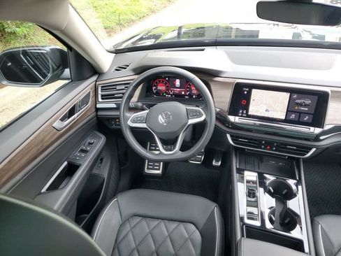 Used 2025 Volkswagen Atlas SEL Premium R-Line AWD/4WD image 7