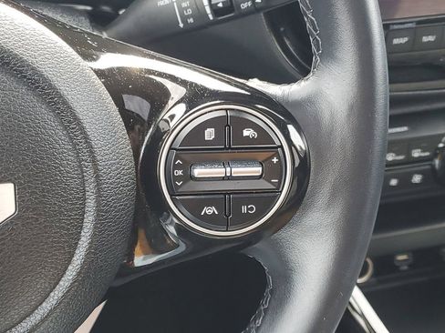 Used 2023 Kia Soul EX image 17