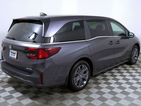 New 2026 Honda Odyssey Touring image 7
