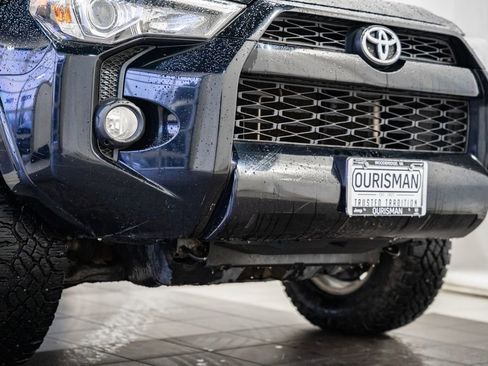 Used 2016 Toyota 4Runner SR5 image 11
