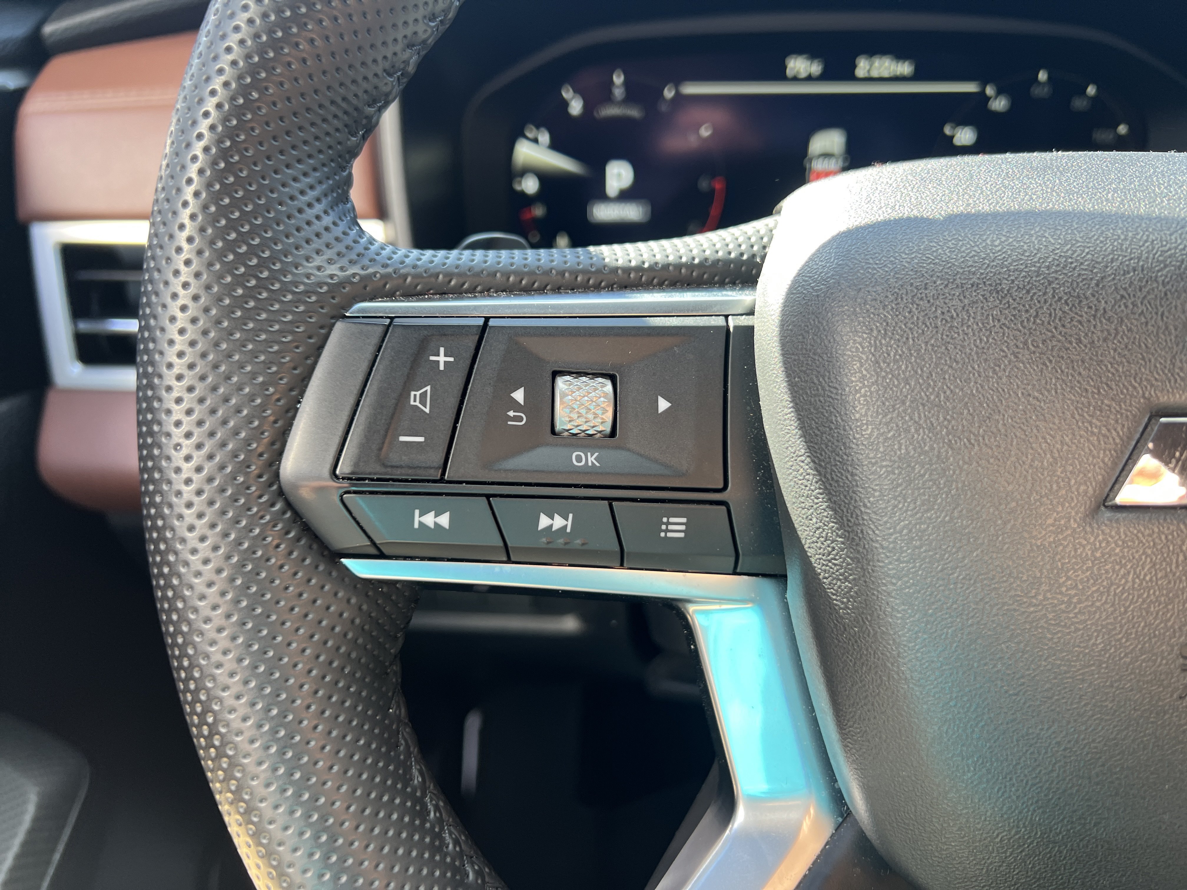 Used 2025 Mitsubishi Outlander SEL AWD/4WD image 19