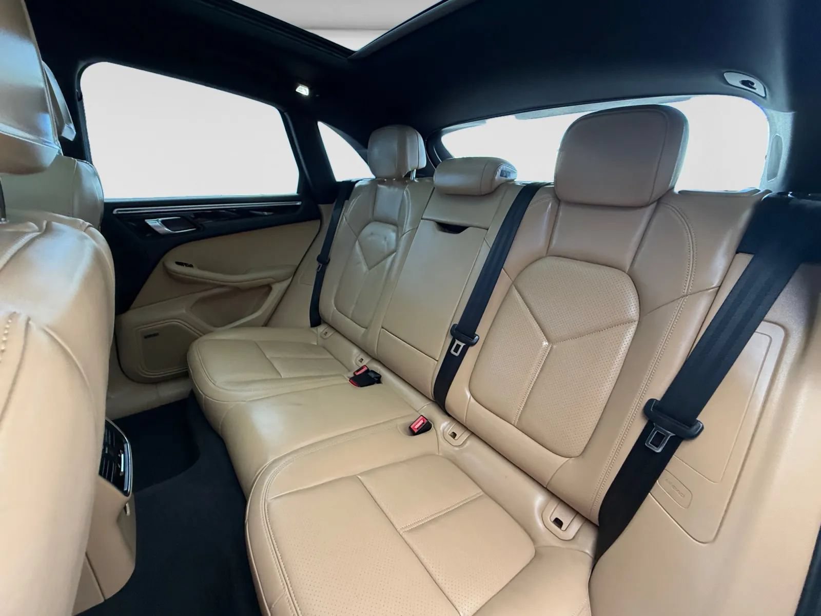 Used 2017 Porsche Macan AWD/4WD image 17