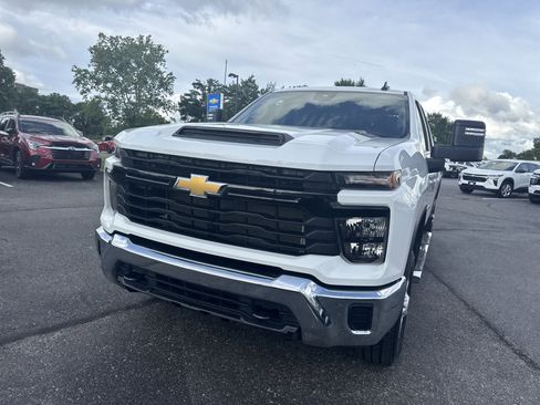 Used 2025 Chevrolet Silverado 2500 W/T w/ WT Convenience Package AWD/4WD image 12