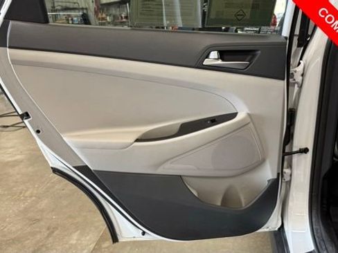 Used 2018 Hyundai Tucson SE image 19