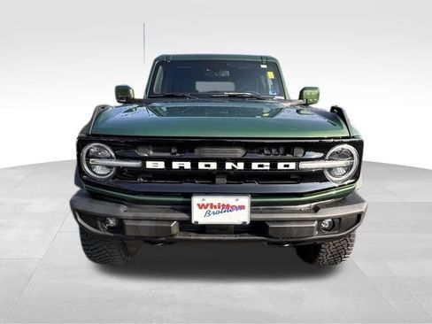 Used 2022 Ford Bronco Outer Banks w/ Sasquatch Package AWD/4WD image 12
