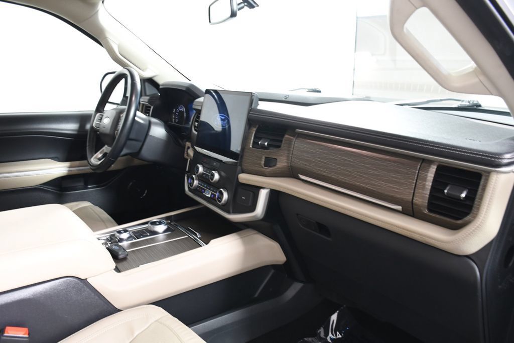 Used 2023 Ford Expedition Max Limited AWD/4WD image 19