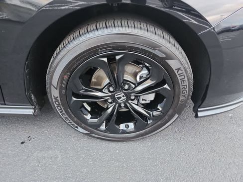 Certified 2025 Honda Accord SE image 9