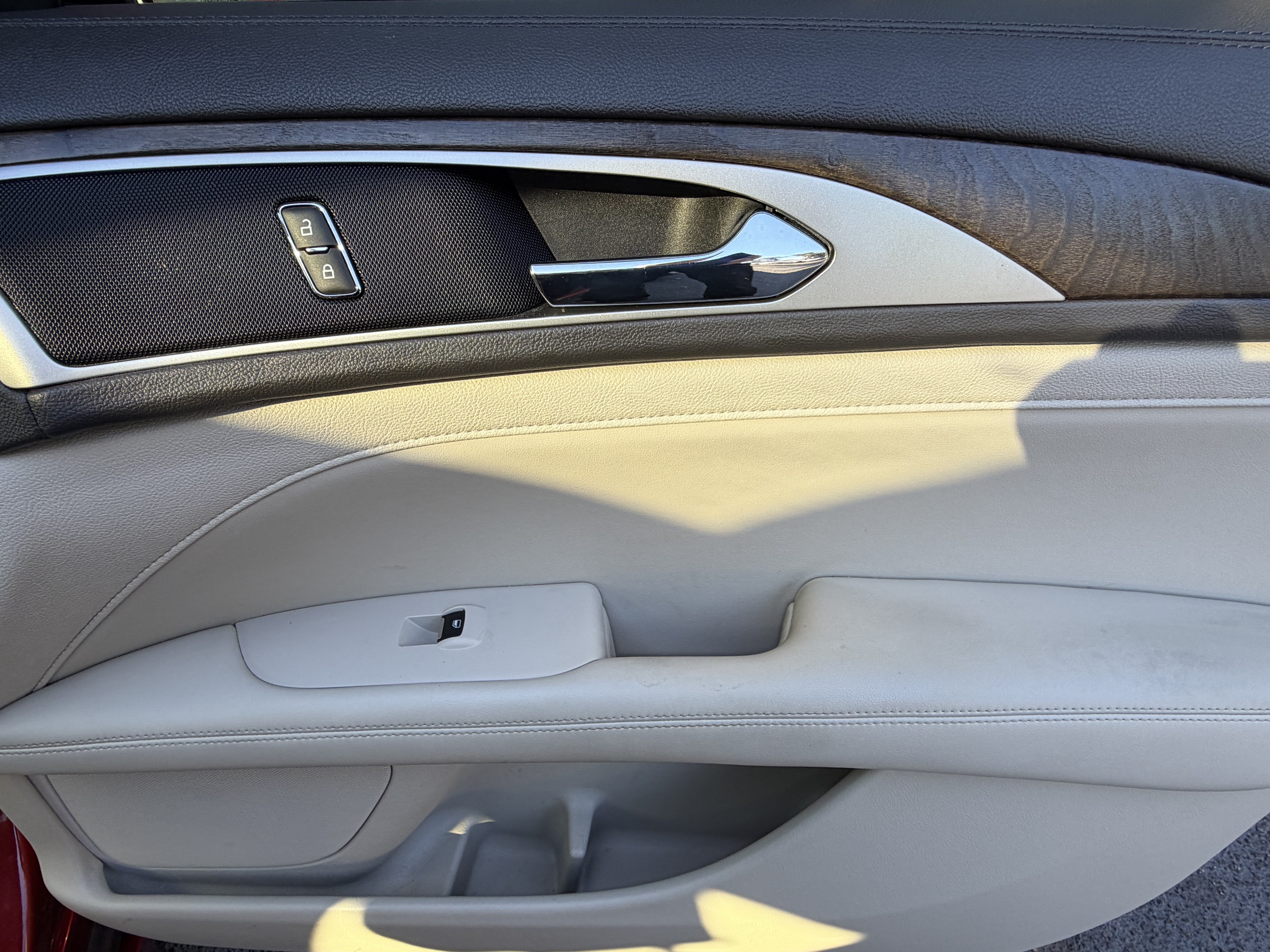 Used 2018 Lincoln MKZ Select w/ Select Plus Package FWD image 41