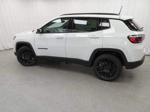New 2026 Jeep Compass Latitude image 14