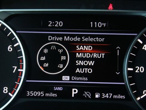 Used 2025 Nissan Pathfinder SL AWD/4WD image 40