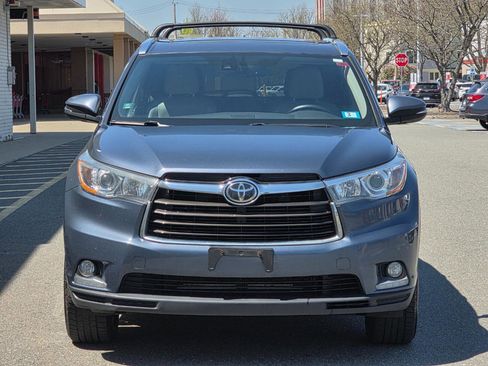 Used 2015 Toyota Highlander Limited Platinum AWD/4WD image 2