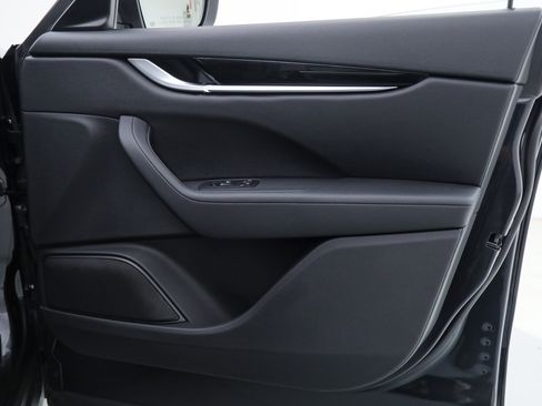 Certified 2023 Maserati Levante GT AWD/4WD image 11