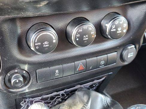 Used 2015 Jeep Wrangler Sahara w/ Connectivity Group image 37