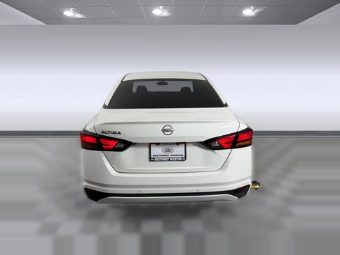 Used 2024 Nissan Altima 2.5 S image 10