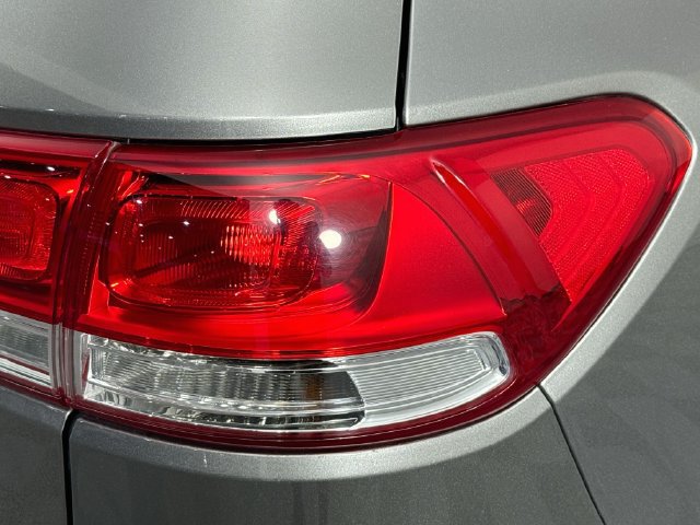 Used 2017 Kia Sorento FWD image 31