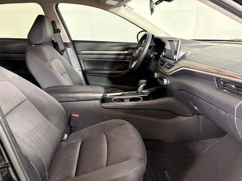 Used 2023 Nissan Altima 2.5 SV FWD image 14