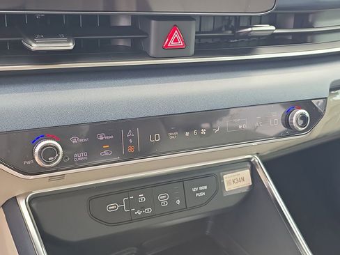 New 2026 Kia Carnival EX FWD image 26